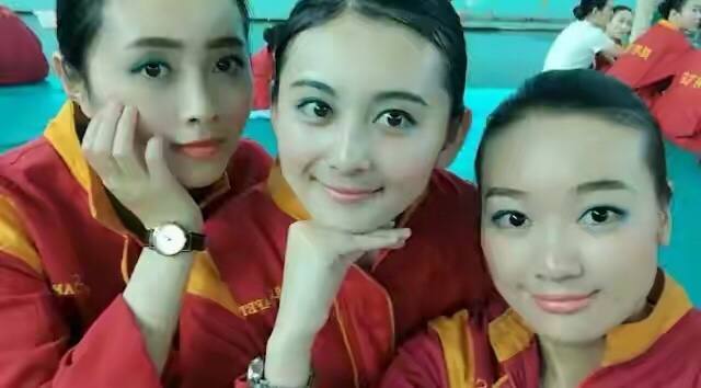 四川女孩辞职回家创业,四川女子大厂辞职卖水果