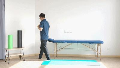 肩关节向后拉伸疼,肩关节弹响并伴有疼痛怎么拉伸