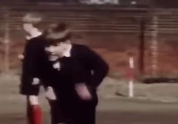 英女王下令封杀50年！王室私生活*片禁**遭泄露，百万人在线吃瓜