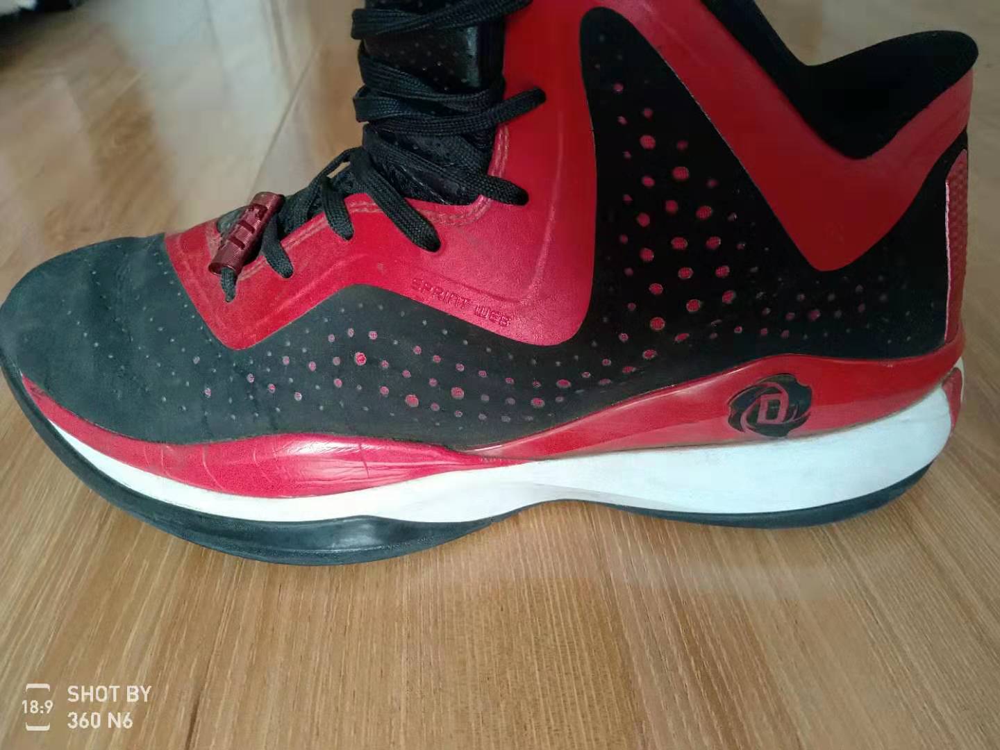 罗斯篮球鞋哪一代更好,罗斯773阿迪达斯