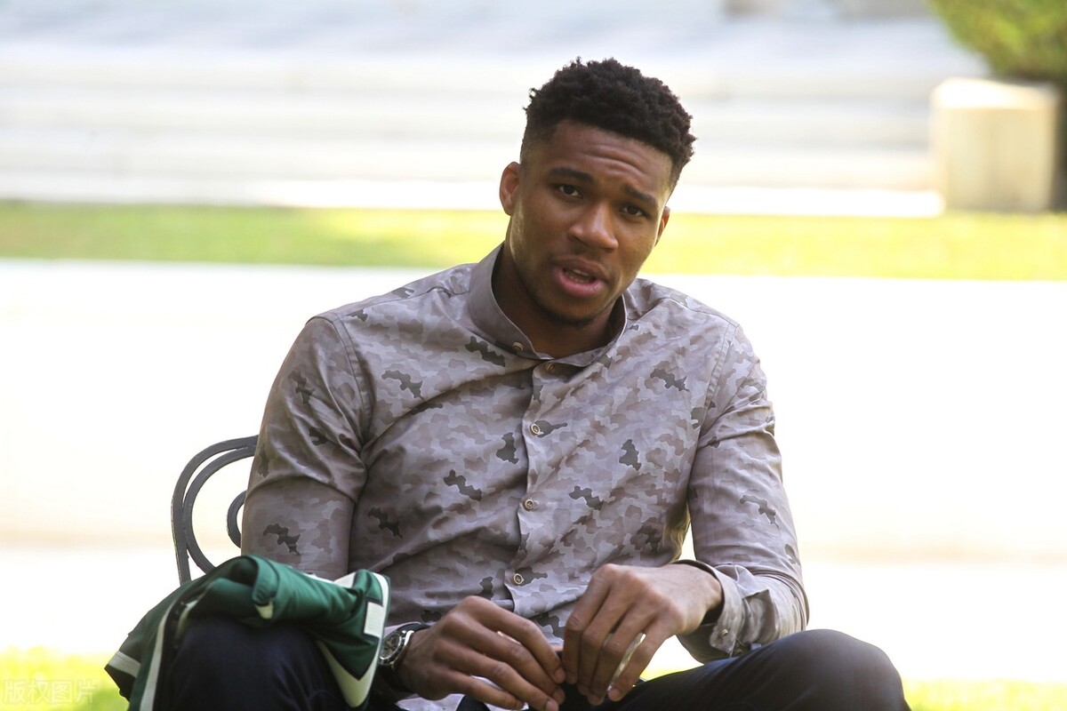 詹姆斯收入连续7年登顶nba,詹姆斯吸金视频