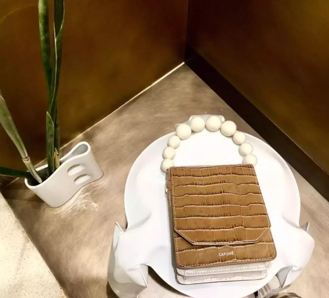 小众包包推荐中包,小众品牌包包大包