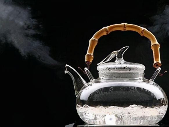 痛经喝热水能缓解是宫寒吗,喝热水能缓解痛经吗