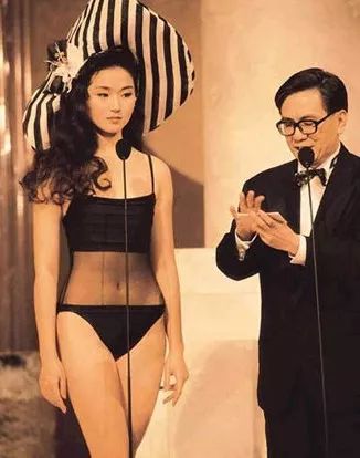 49岁万绮雯近照曝光,50岁万绮雯素颜照片