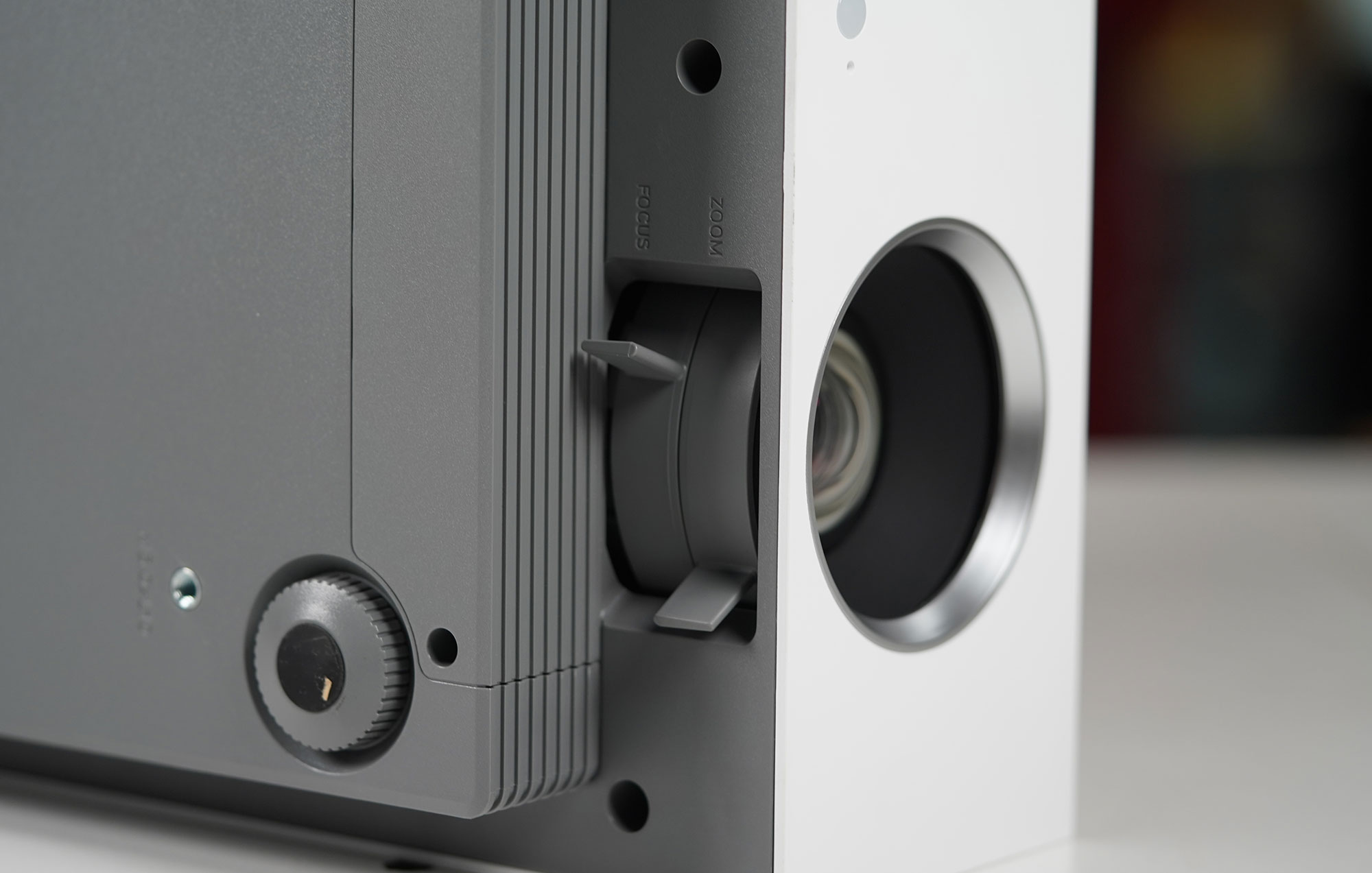 投200寸需要多少流明投影仪,投200寸投影选多大的焦距