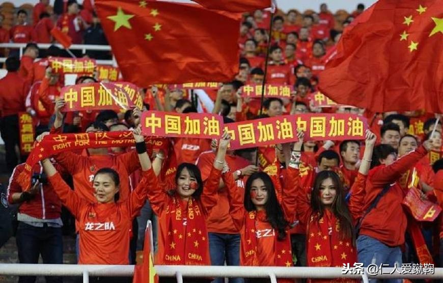 韩国东亚杯夺冠却遭媒体犀利批评,国足对阵韩国备受争议的判罚