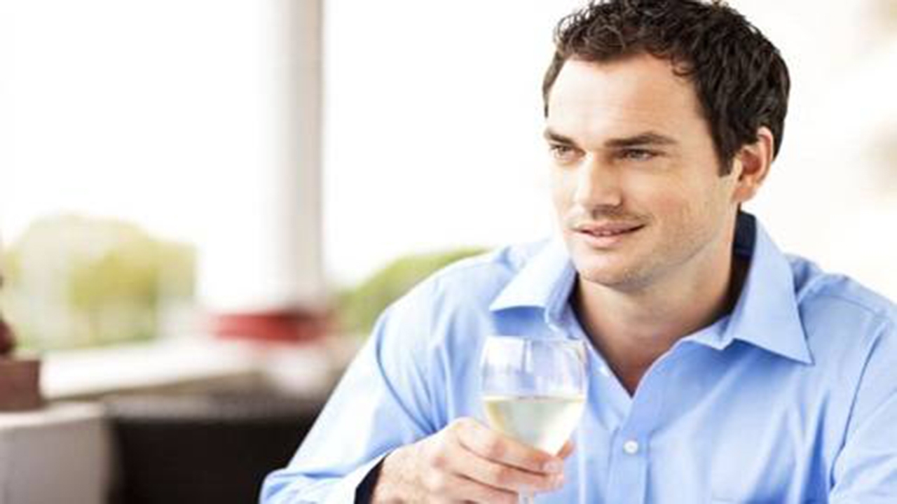 酒醉后怀的宝宝能要吗,醉酒后怀孕了有影响吗