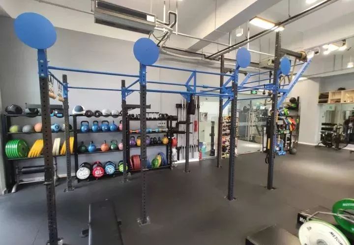国内健身教练培训机,设备最全健身房