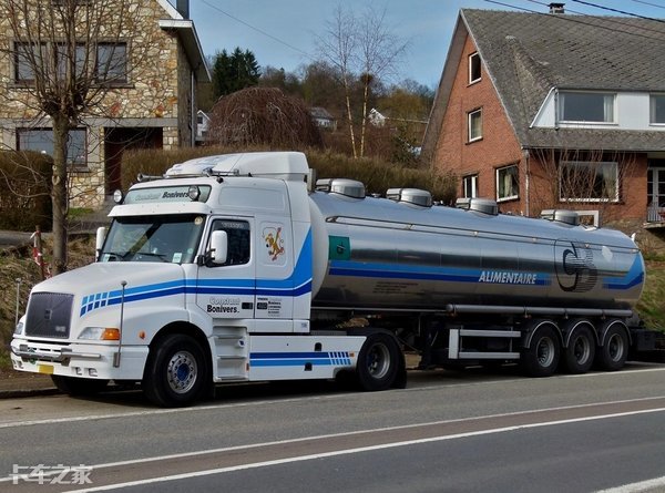 沃尔沃卡车历史车型回顾,沃尔沃vnl400长头牵引车