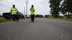 国外打造快速修路神器,国外新发明的路面神器