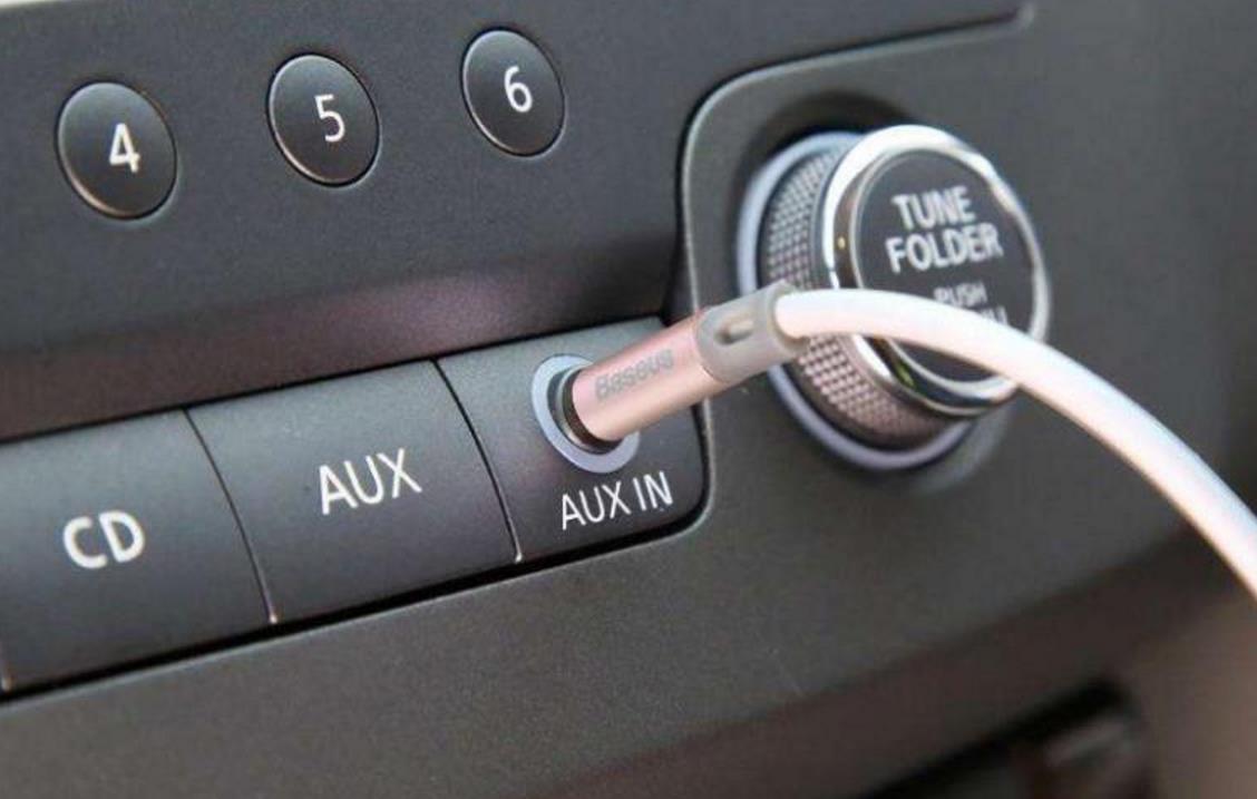 开车用蓝牙听歌,车上的aux接口能用蓝牙吗