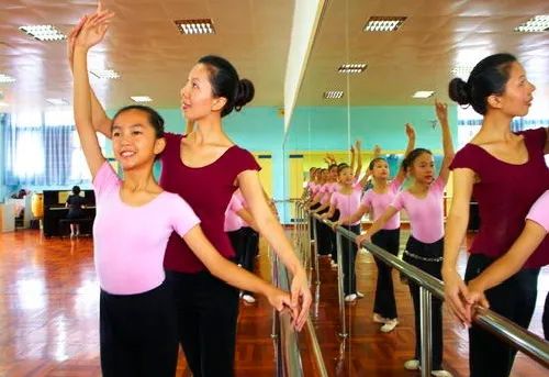 在一个学校读了9年怎么表达,在城南小学读书是种什么体验