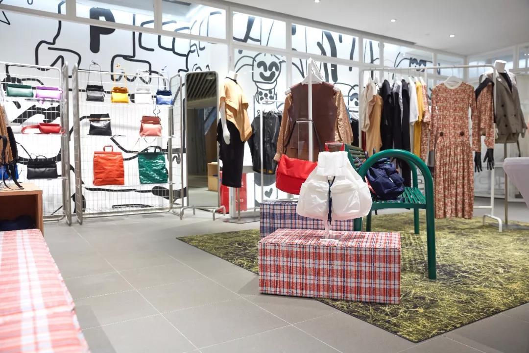 极简主义的ZUCZUG集合店，难怪进店率比别的店铺要高60%以上！