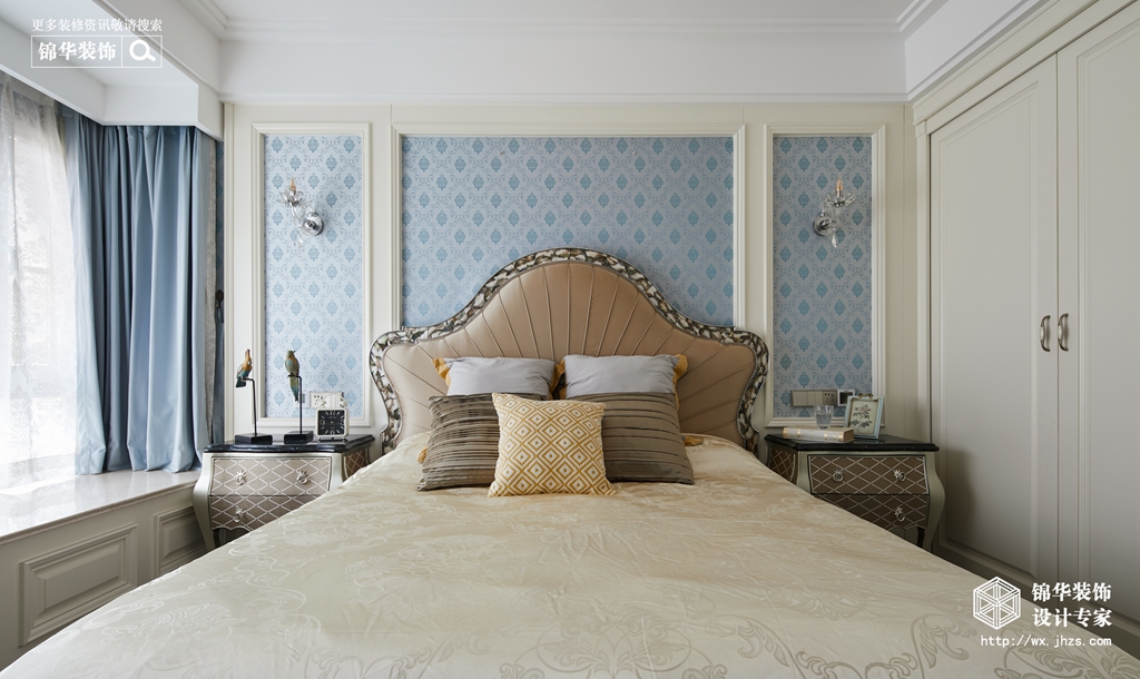 柠檬黄与宝石蓝点亮美式简奢空间,高级灰香槟金和麻白点缀