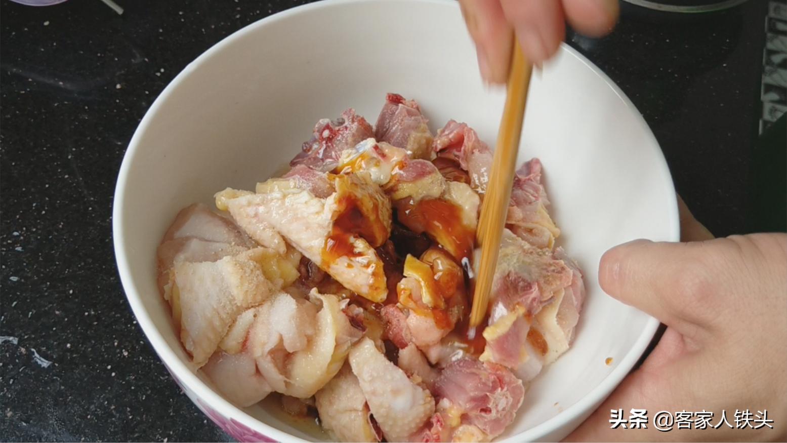 客家焖鸡饭放什么好吃,客家鸡煲饭家常做法