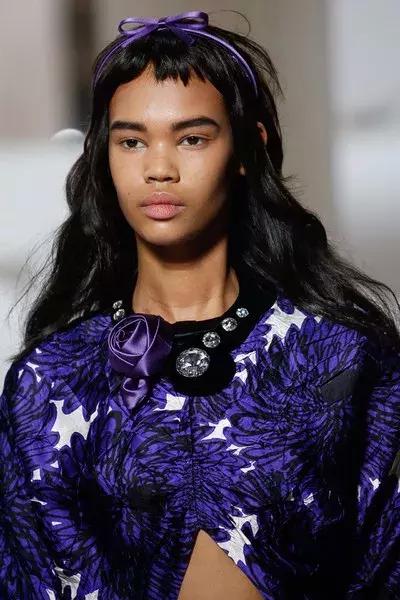 最热门的5款发型,2019年流行的女士发型