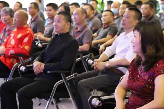 携手相伴16年平淡且幸福,携手同行共助成长心得