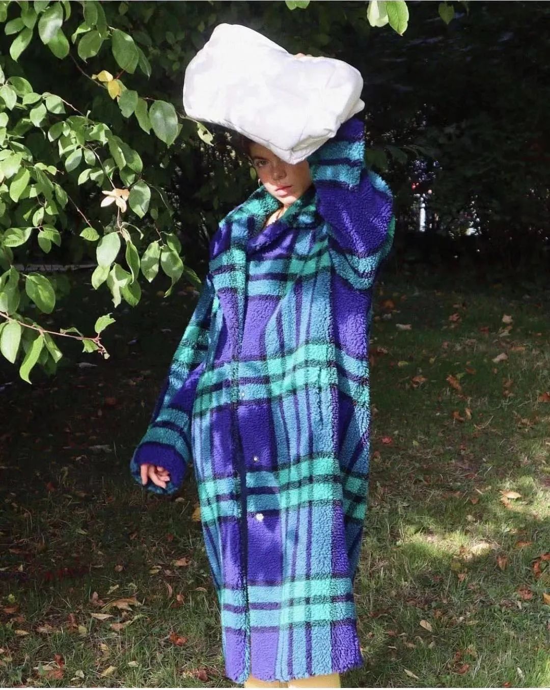 短款皮草好看又保暖,羊羔绒短款皮草