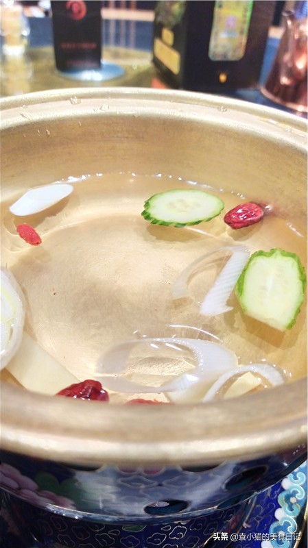 西安人终于爱上铜锅涮，清淡美味关键健康，疫情之后必定会更火