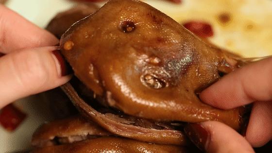 一天卖300只烧鹅,一天只卖400个卷饼