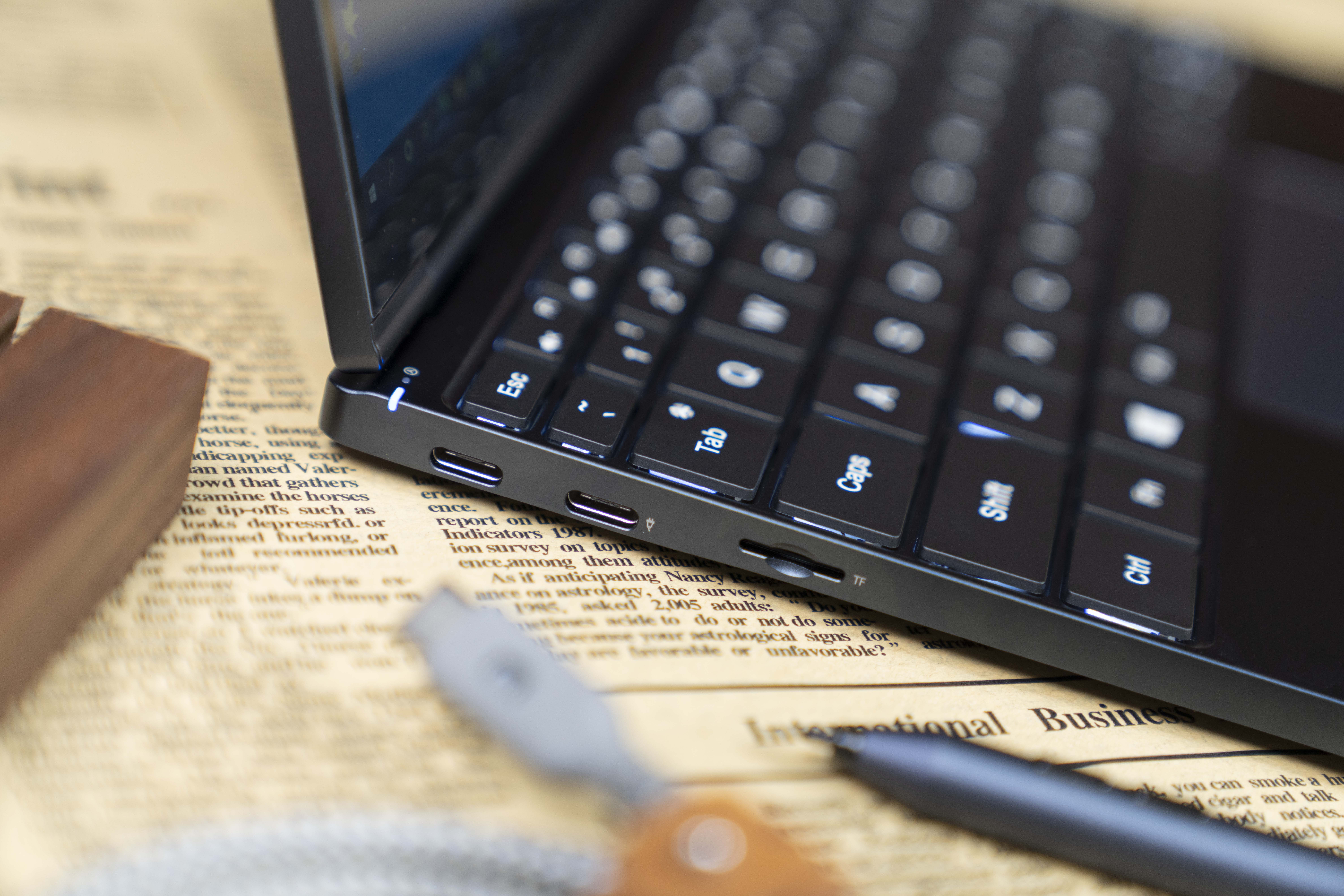 掌上电脑壹号本4代,移动办公便携笔记本推荐