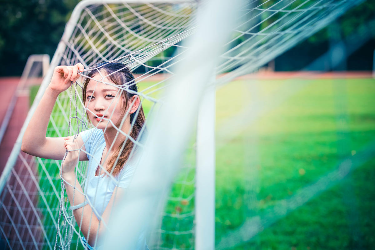 学院风草地怎么拍照姿势好看,校园风拍照姿势大全