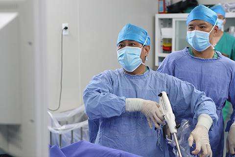 胸椎压缩性骨折微创手术利弊,哪些人不适合做微创手术