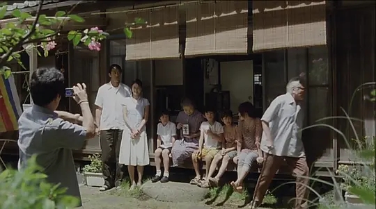 父子之间渐行渐远的背影,步履不停长路漫漫且行且珍惜