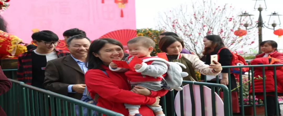 莲花山爬金山位置 (莲花山风景区爬金山)