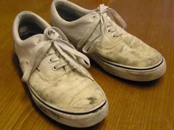白鞋泛黄清洗神器,白鞋变黑清理的神器