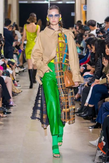 永不淘汰的格纹元素,格纹重塑经典复古摩登风强烈来袭