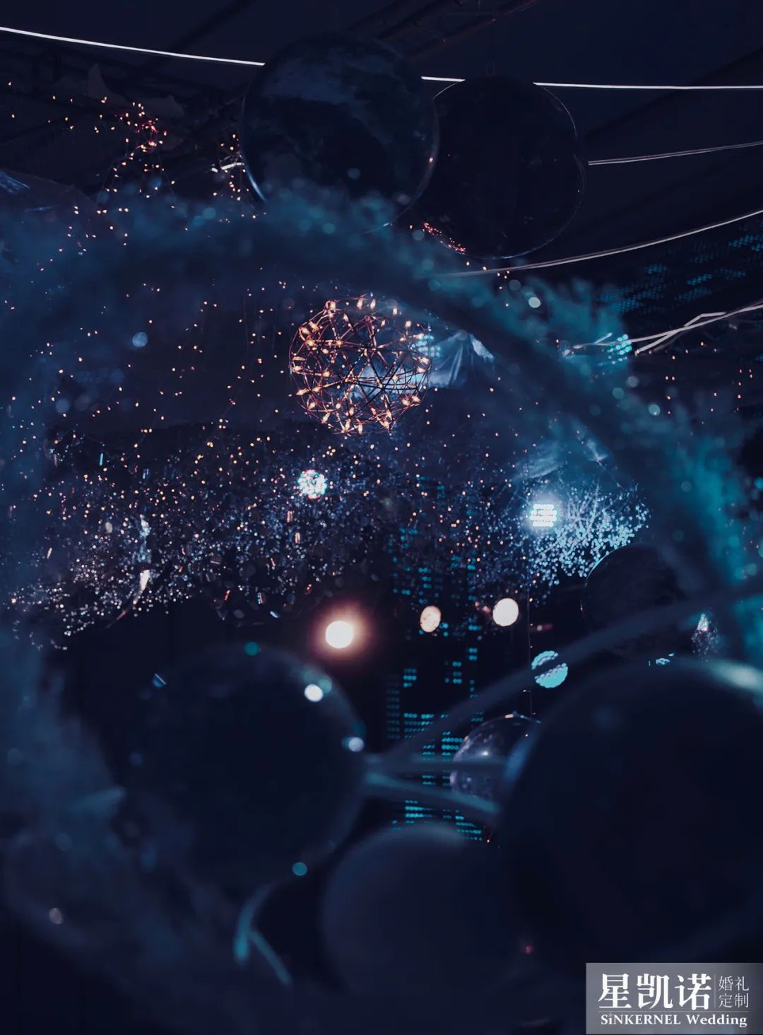 一整个触手可及的宇宙星河，把仰望的星空搬进婚礼，繁星璀璨