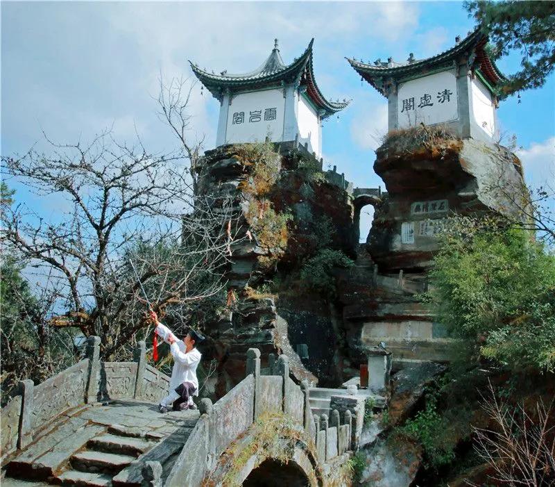 探寻世外桃源,凤庆滇红茶景区