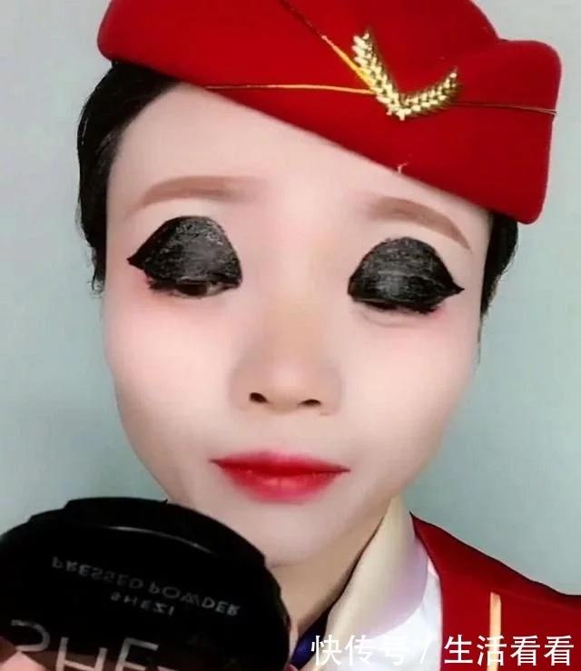 空姐妆容遭人吐槽,空姐画眼线