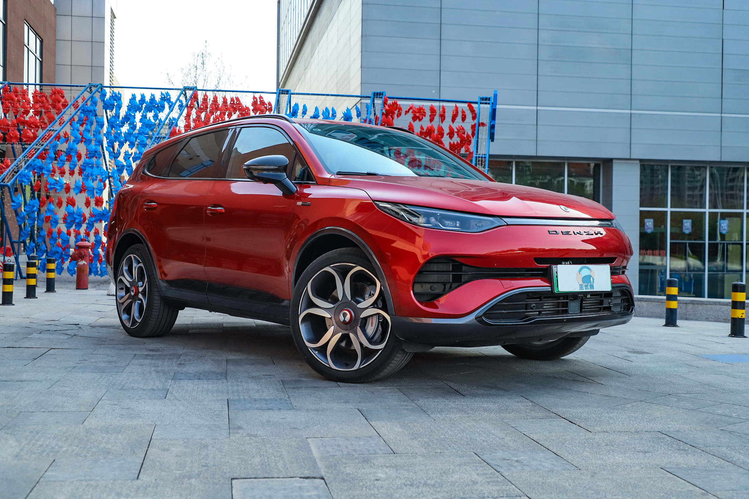 30万左右的插电混动suv7座排行榜,30万落地进口插电式混动suv推荐