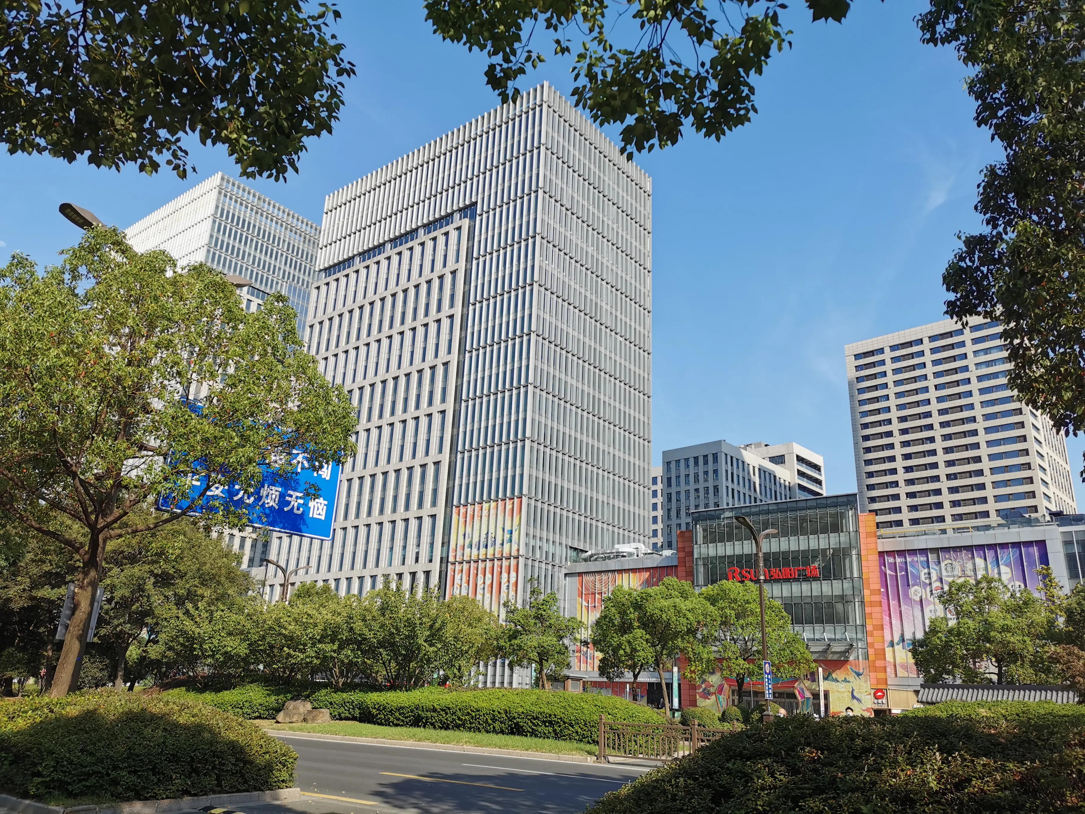 原来扬州的年轻人都在广陵新城上班,这里不知不觉发展的这么好了