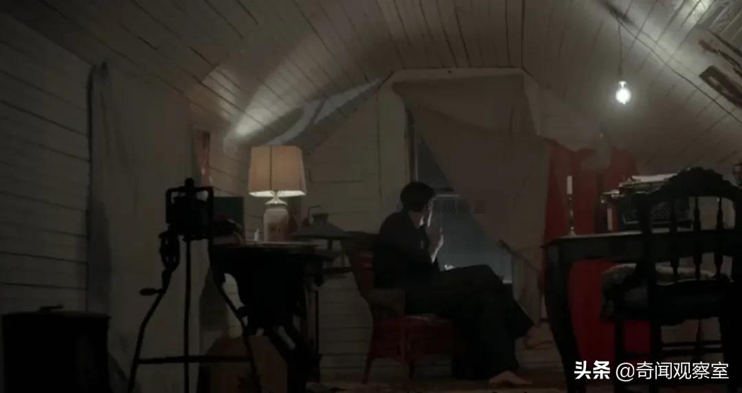 史上最强老王，妻子将情人藏进家中长达10年，丈夫却浑然不知