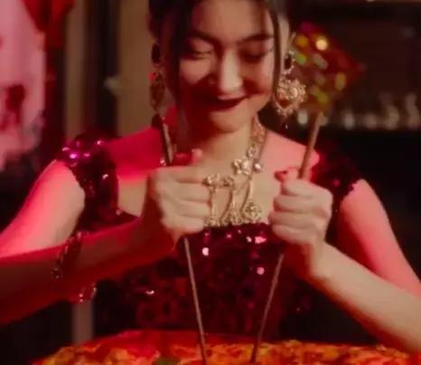 中国人过于敏感了，开不起玩笑？难道我们连愤怒的权利都没有吗？