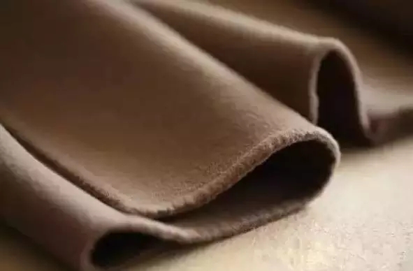 怎样辨别双面呢大衣好坏,双面呢大衣有什么优缺点