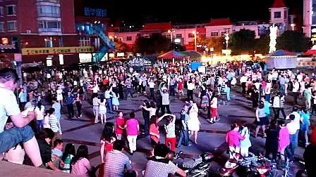 跳交谊舞男士基本舞姿,跳交谊舞其中的乐趣是什么