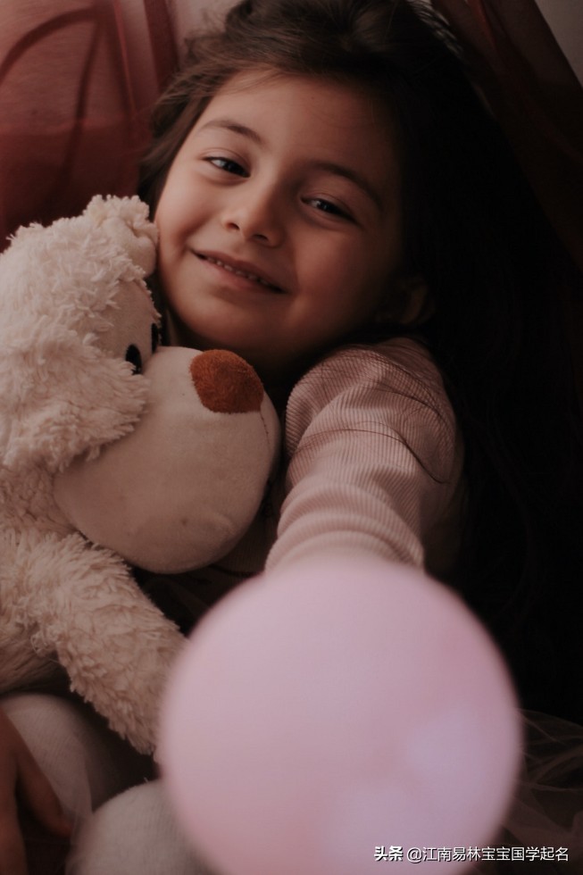 唐诗中简单大气的女孩名字,出自唐诗的女孩名