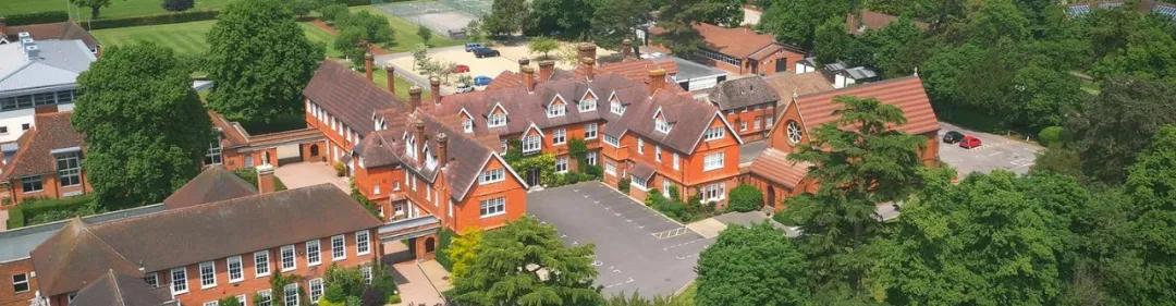 哈利波特中的英国学校,哈利波特霍格沃茨学校英国