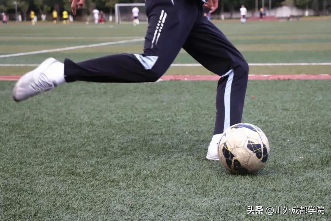 穿上这双鞋也许能走上人生巅峰,穿上这双鞋也许就能走上人生巅峰