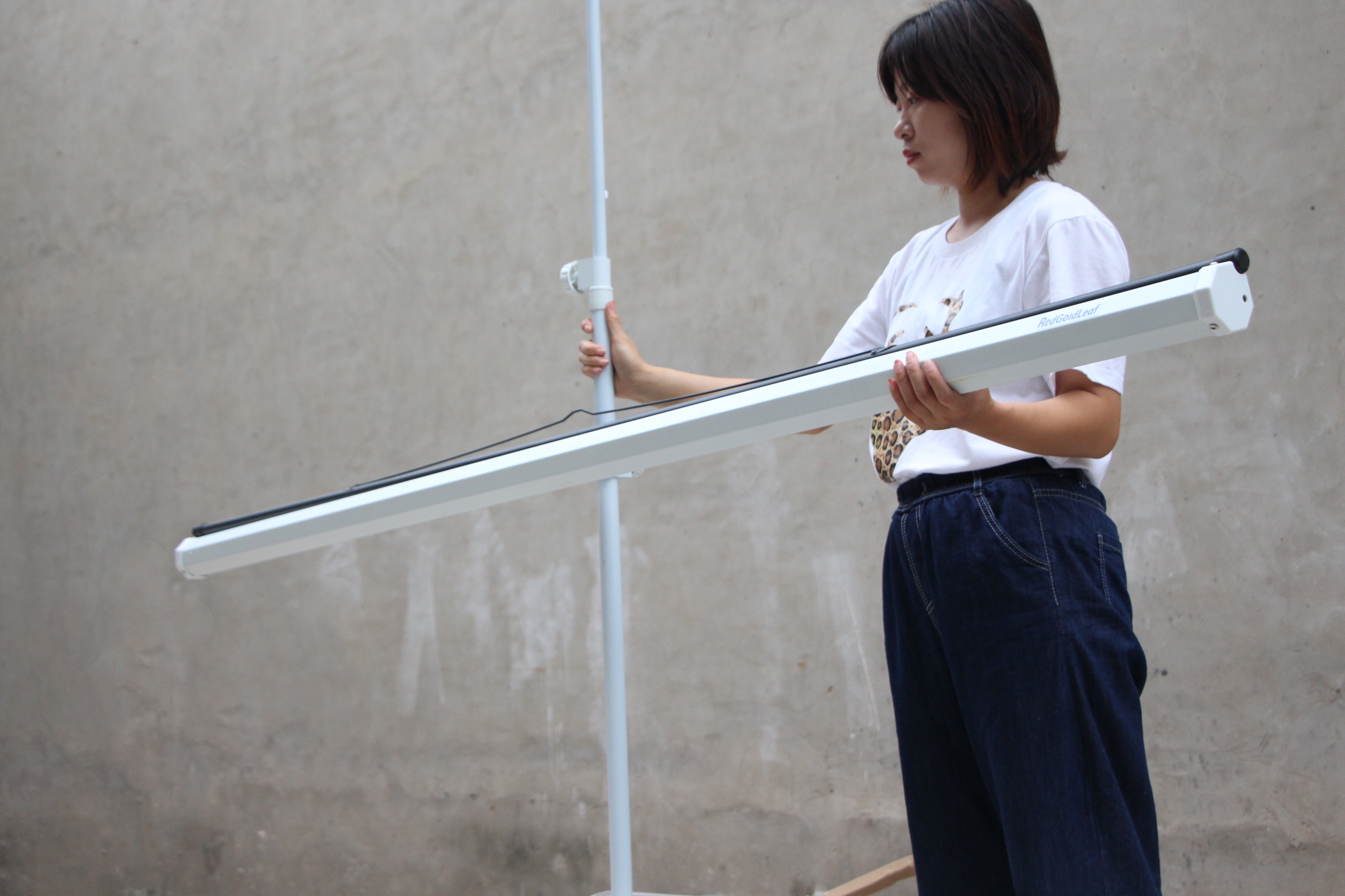 投影幕布白玻纤150寸以上的,白玻纤投影幕布130寸