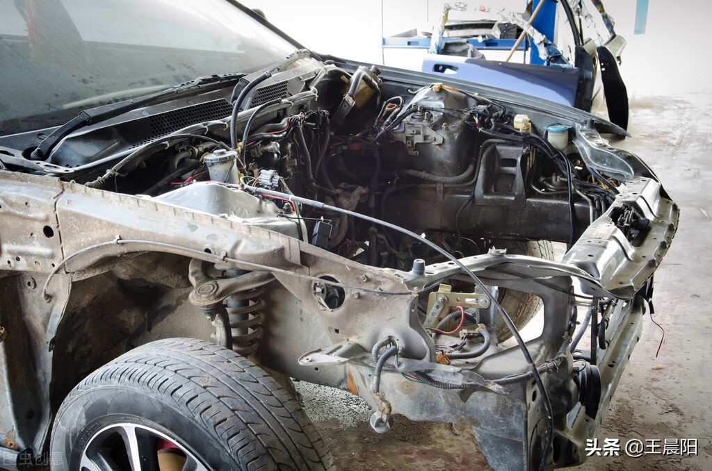 大众朗逸和雪佛兰科鲁兹哪个好,科鲁兹的1.6和朗逸的1.6什么区别