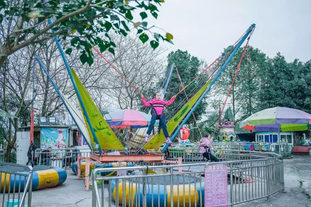 重庆洋人街游乐园大家还记得它吗,重庆洋人街游乐场一飞冲天