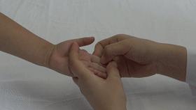 宝宝腹胀消化不良推拿方法,宝宝消化不良腹部推拿法