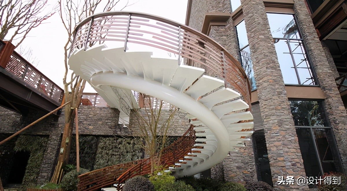 5米高40平米公寓旋转楼梯设计,旋转楼梯转角处的孔洞怎么设计