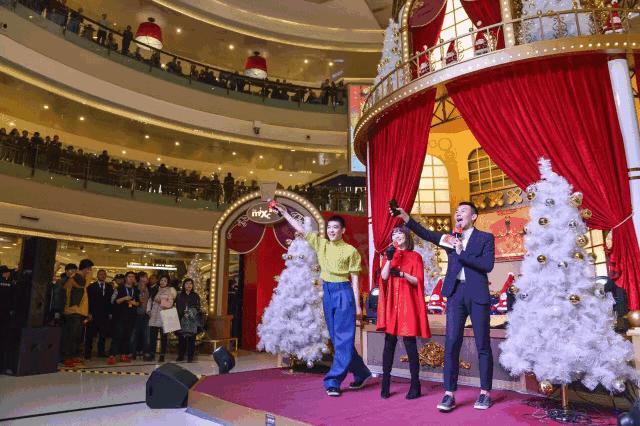 神秘巨星陪你“尽兴”感受,炸裂全成都的跨年派对~