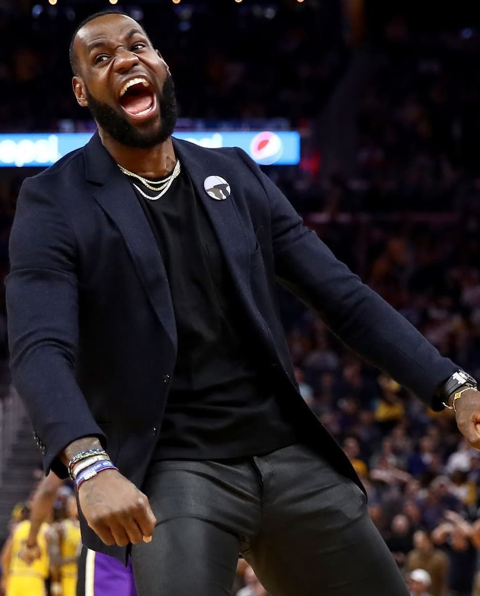 蕾哈娜和詹姆斯破纪录,詹姆斯休战浓眉40分